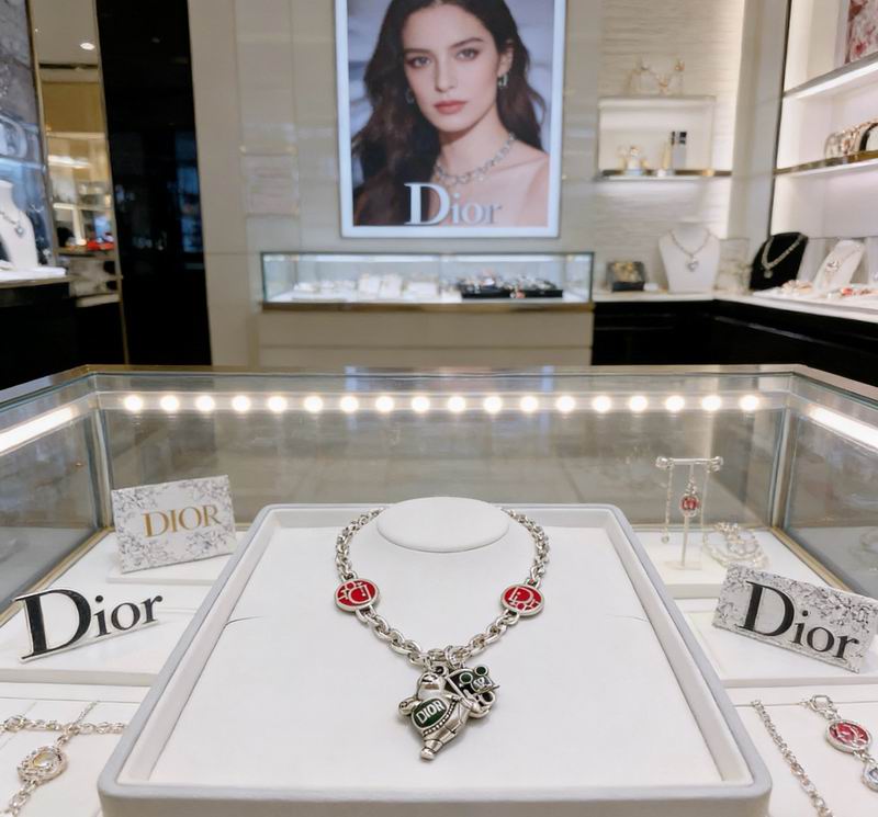 Dior Necklace 06yxs38